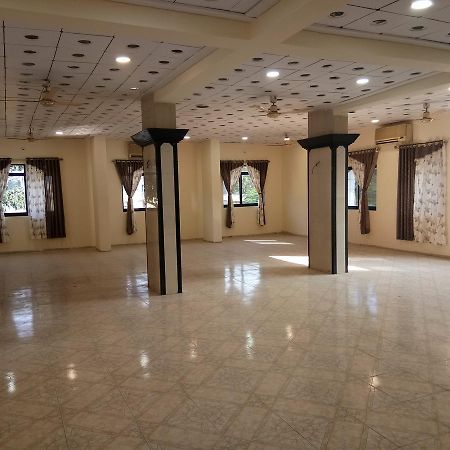 Grand Galaxy Hotel Krishna Nashik Exterior foto