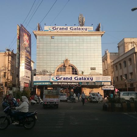 Grand Galaxy Hotel Krishna Nashik Exterior foto